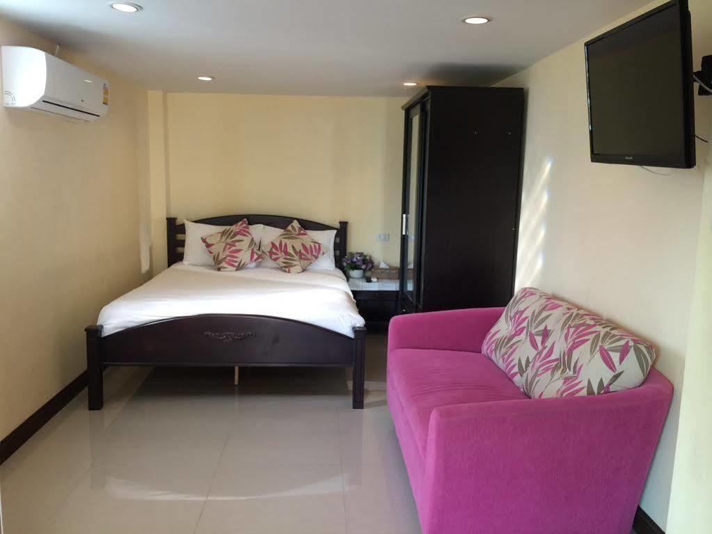 Joy House Jomtien Beach Exterior photo